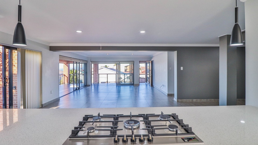 4 Bedroom Property for Sale in Wavecrest Eastern Cape